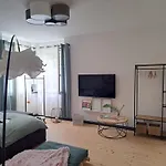Apartment Wildflower In Privatvilla Im Herzen Merans