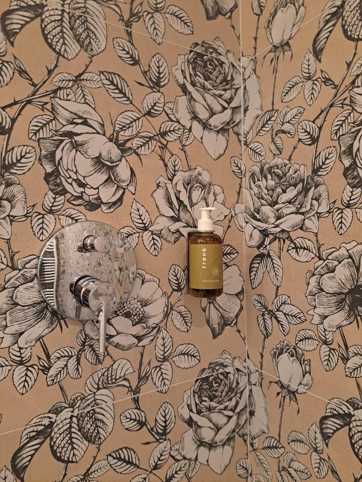 Appartamento Wildflower In Privatvilla Im Herzen Merans Merano
